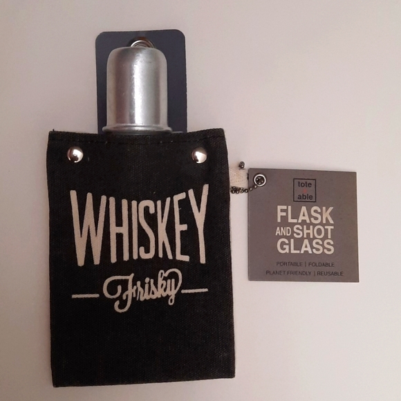 Flask with shot glass cap - Picture 1 of 3